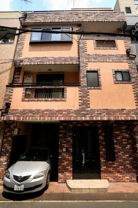 Apartment 鶴橋駅徒歩2分 トイレ浴室複数あり3階建て一軒家車庫付き Ōsaka